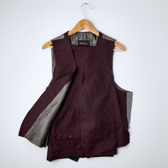 Ben Sherman 3 Piece Suit - Worn Once! - 42L - 36 waist - Picture 4 of 16